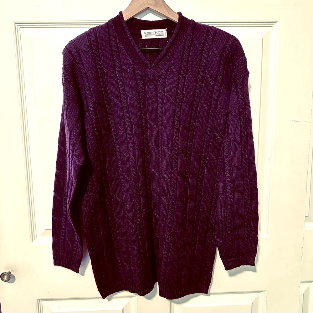 Vintage | Sweater | Karen Scott | Cable Knit V-Neck Sweater in Plum | Academic - Picture 9 of 10